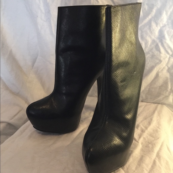 Leather ankle Boot - Picture 2 of 2